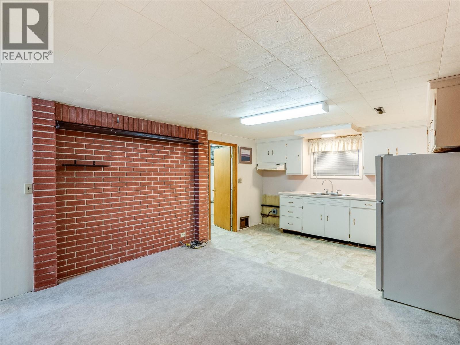 101 10th Avenue, Castlegar, British Columbia  V1N 1J9 - Photo 43 - 10377065