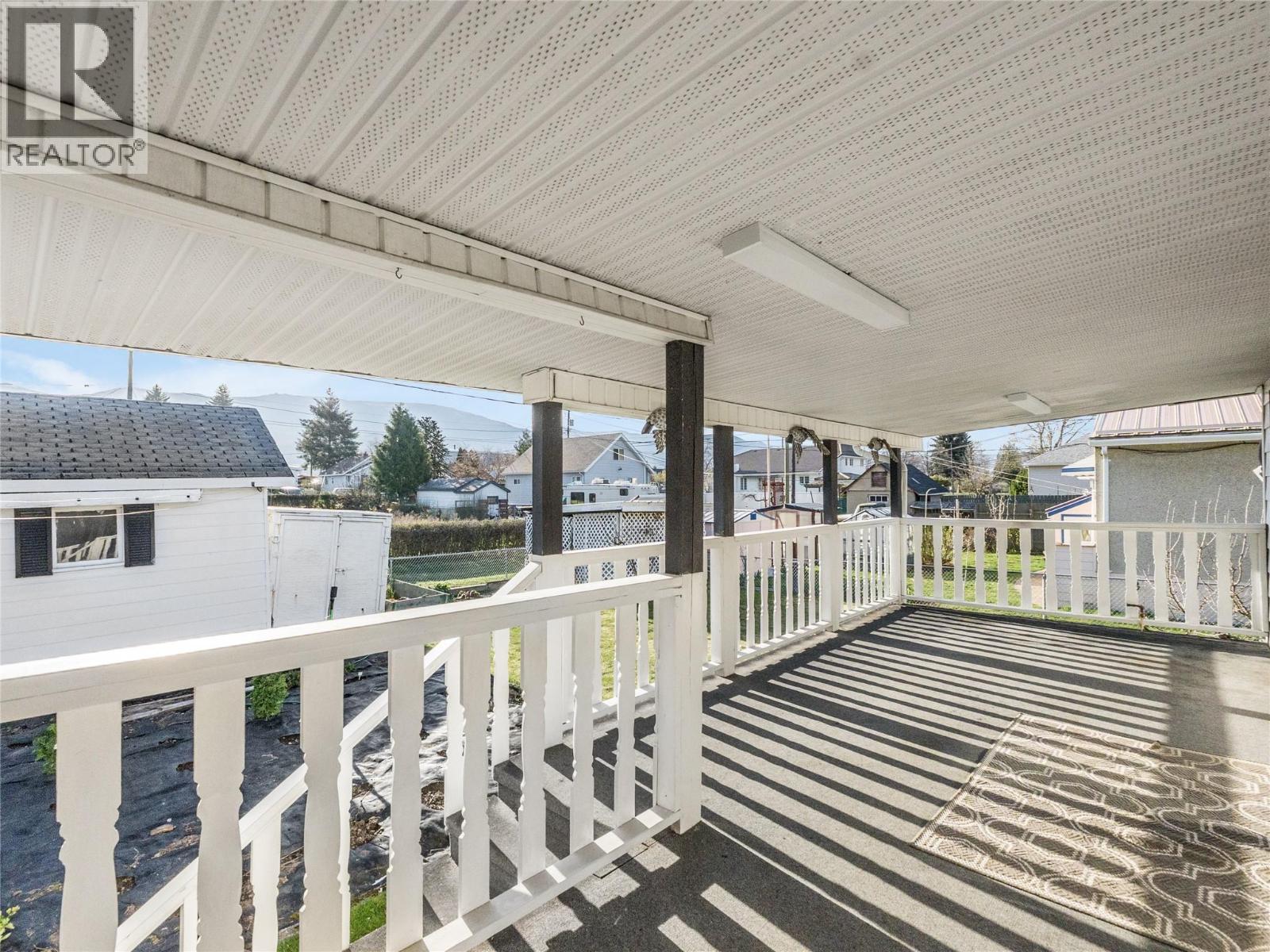 101 10th Avenue, Castlegar, British Columbia  V1N 1J9 - Photo 54 - 10377065