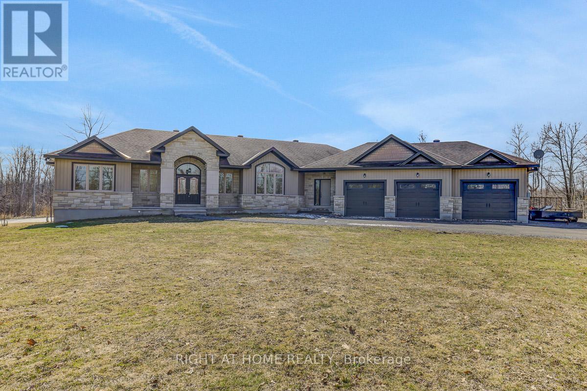 8660 FLEWELLYN ROAD, Ottawa, Ontario