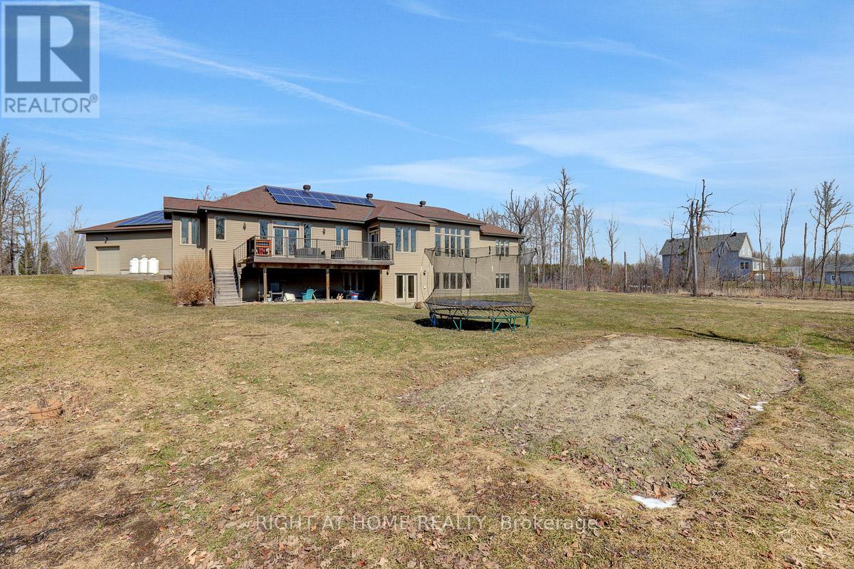 8660 Flewellyn Road, Ottawa, Ontario  K0A 1B0 - Photo 45 - X12987892