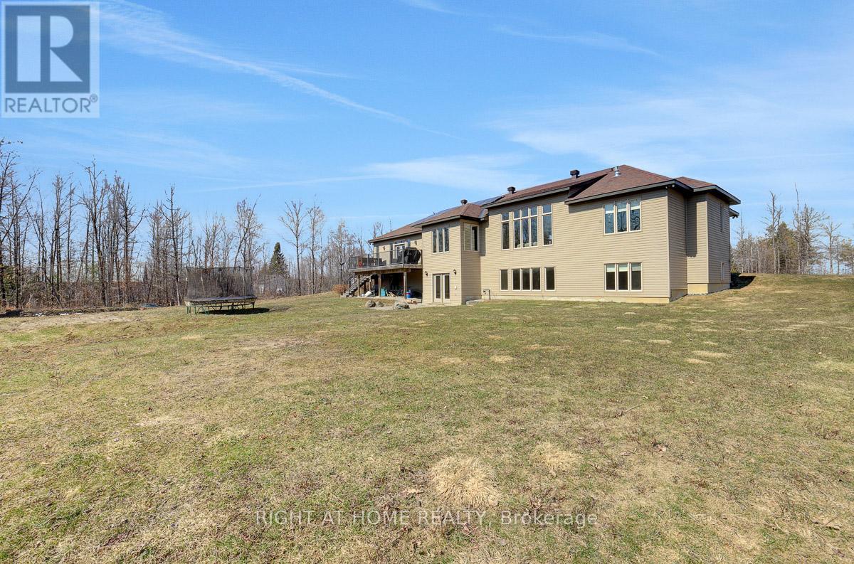 8660 Flewellyn Road, Ottawa, Ontario  K0A 1B0 - Photo 46 - X12987892