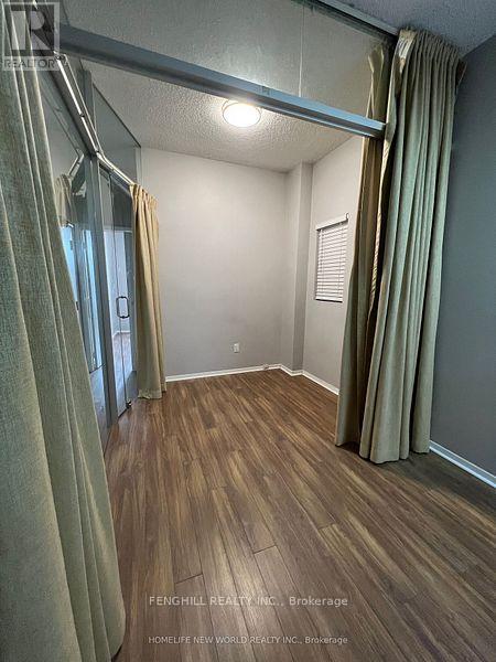 Main - 678 Bathurst Street, Toronto, Ontario  M5S 2R3 - Photo 8 - C12987886