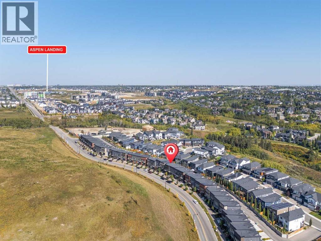 3044 85 Street SW, Calgary, Alberta  T3H 6C7 - Photo 4 - A2280529