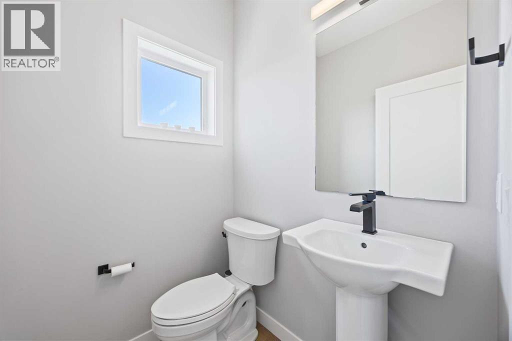 3044 85 Street SW, Calgary, Alberta  T3H 6C7 - Photo 19 - A2280529