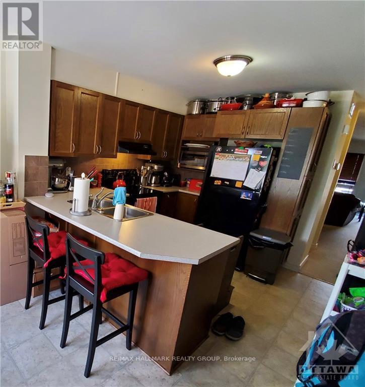 114 Paseo Private, Ottawa, Ontario  K2G 4N7 - Photo 2 - X12987898