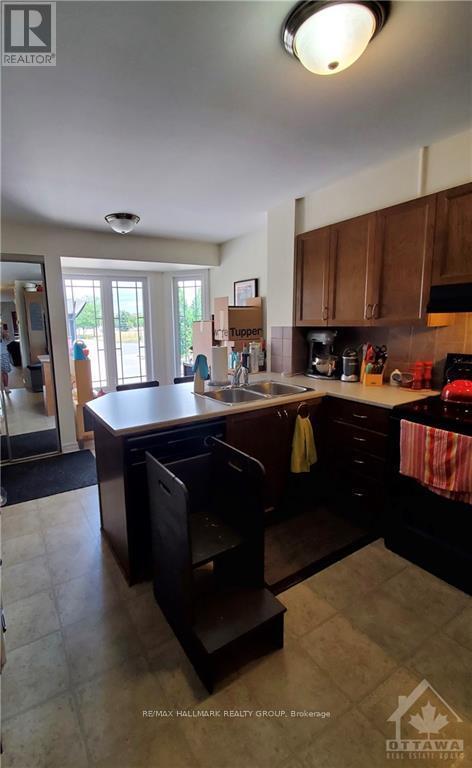114 Paseo Private, Ottawa, Ontario  K2G 4N7 - Photo 3 - X12987898