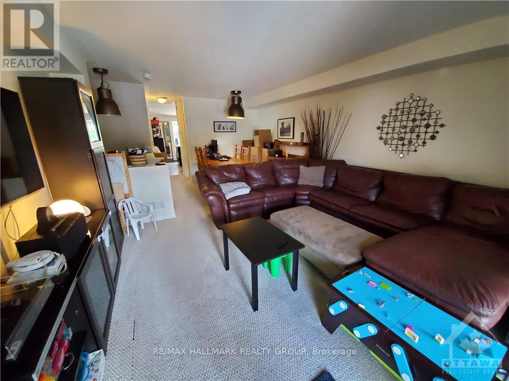 114 Paseo Private, Ottawa, Ontario  K2G 4N7 - Photo 4 - X12987898