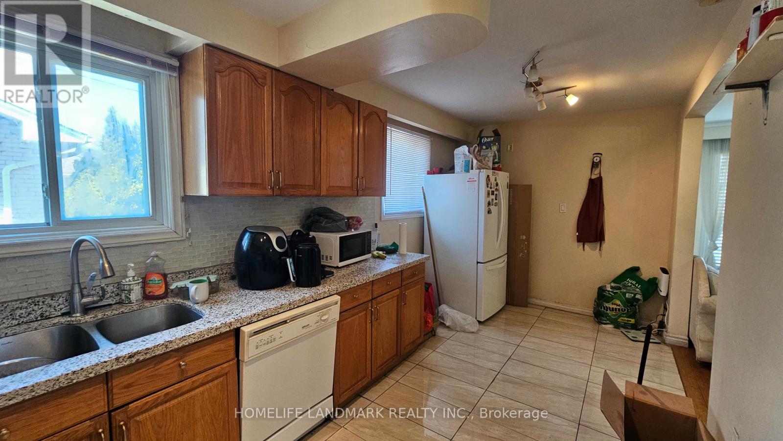 28 Roywood Drive, Toronto, Ontario M3A 2C6 - Photo 19 - C12987908