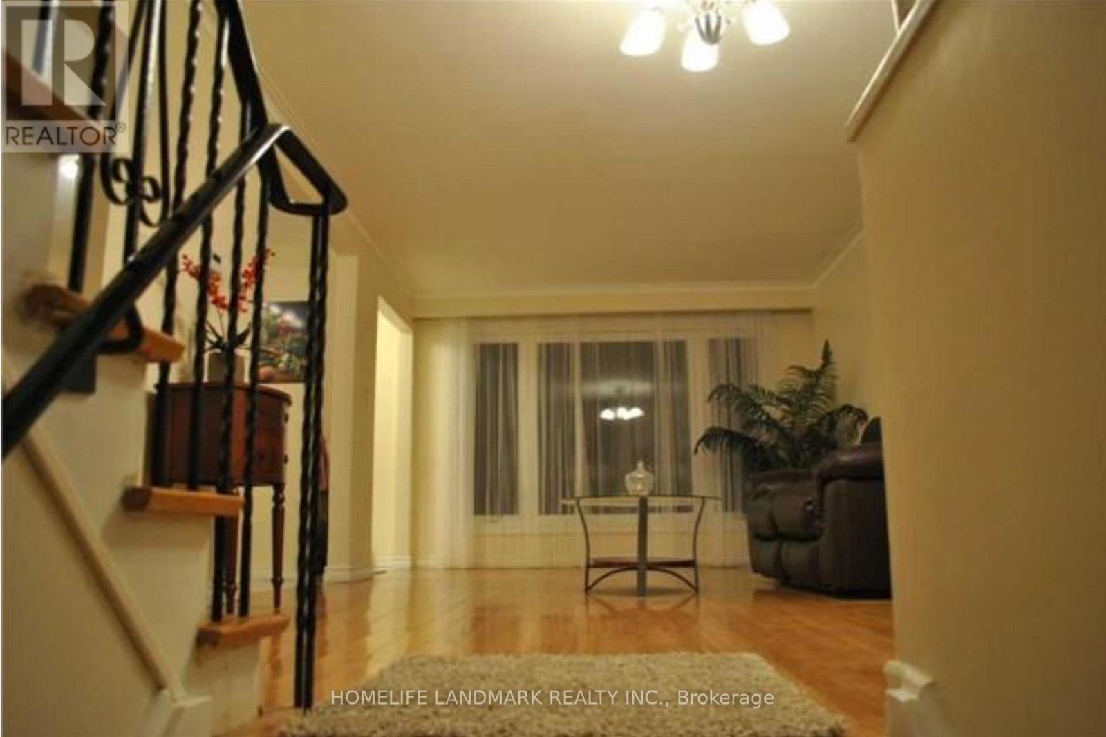 28 Roywood Drive, Toronto, Ontario M3A 2C6 - Photo 7 - C12987908