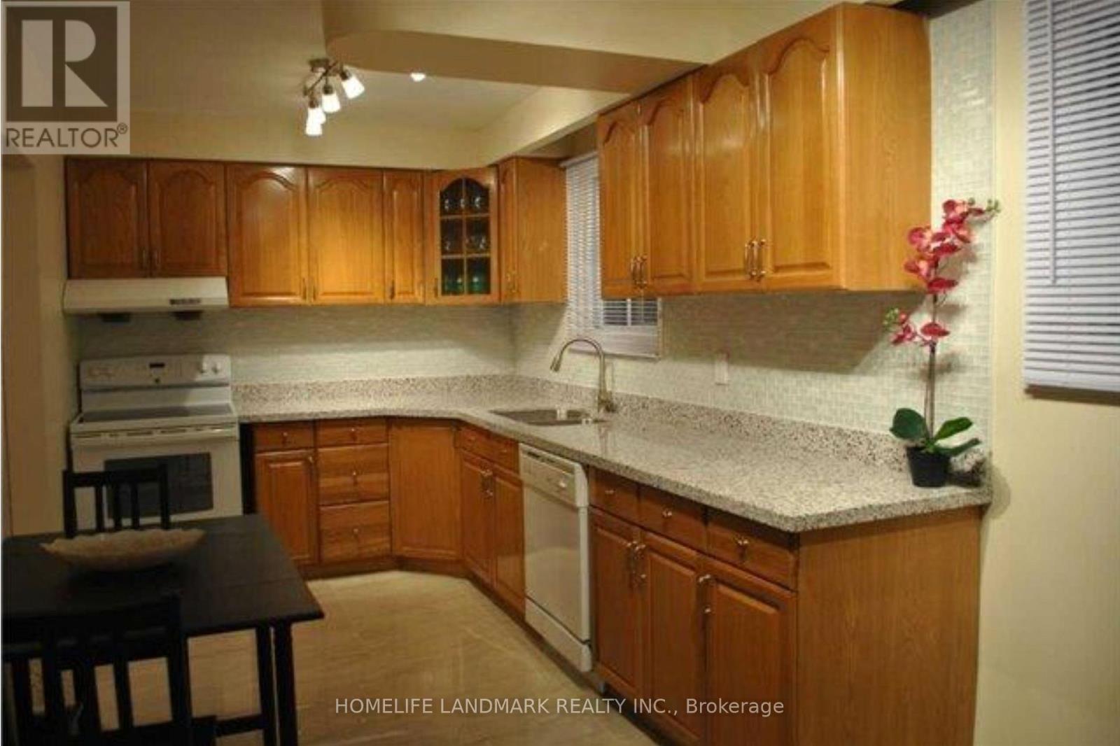 28 Roywood Drive, Toronto, Ontario M3A 2C6 - Photo 9 - C12987908