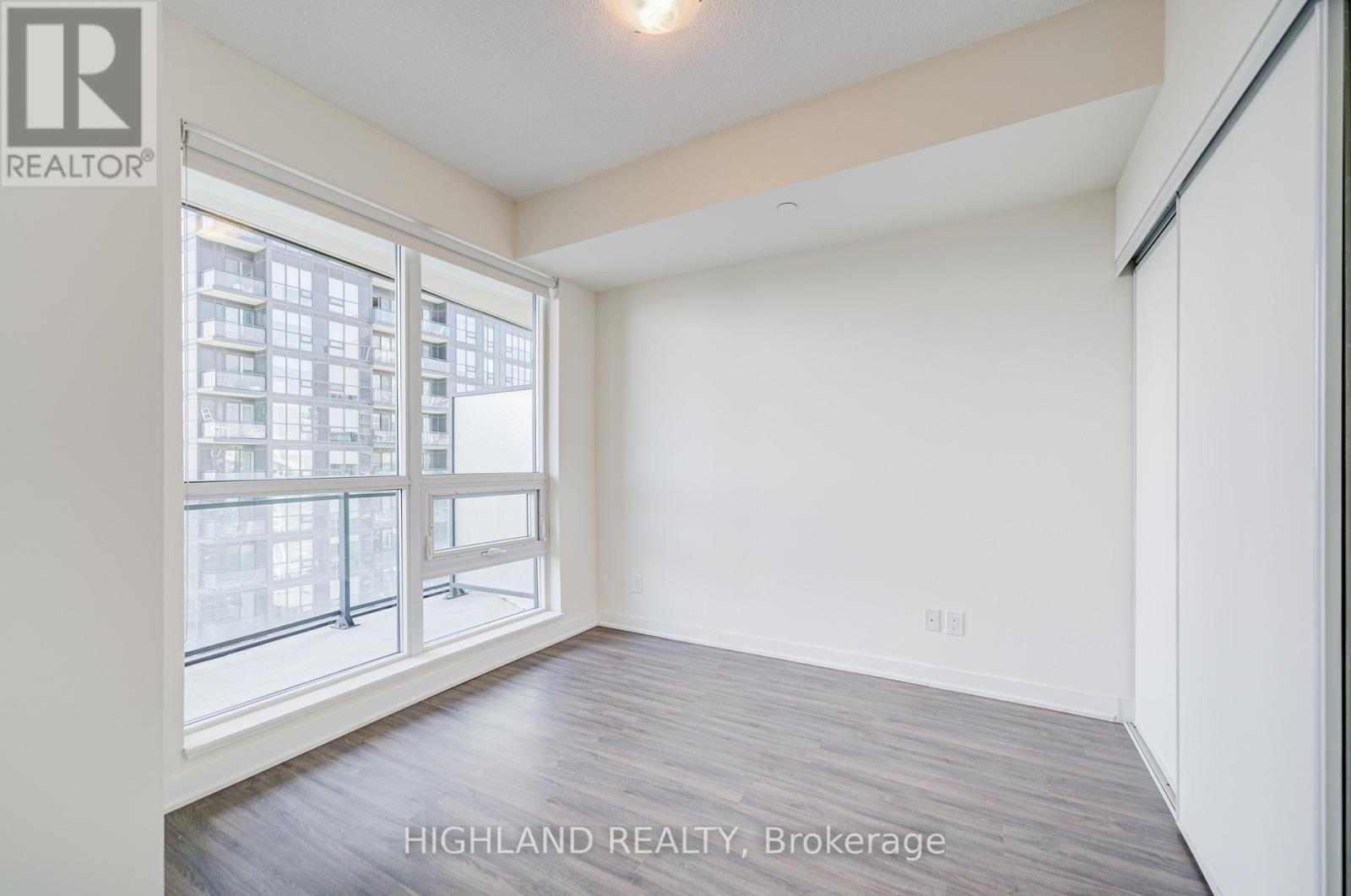 2410 - 510 Curran Place, Mississauga, Ontario  L5B 0J8 - Photo 11 - W12987904