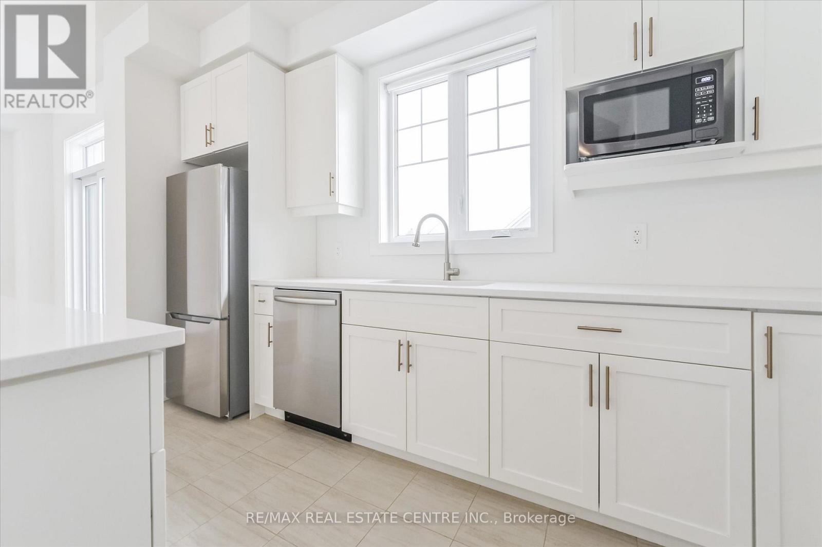 3 - 690 Broadway Avenue, Orangeville, Ontario  L9W 5C8 - Photo 10 - W12987906