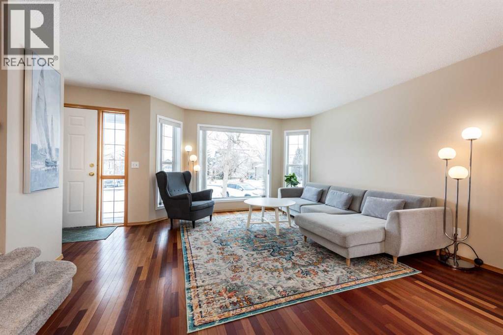 35 Somervale Place Sw, Calgary, Alberta T2Y 3J9 - Photo 6 - A2300249