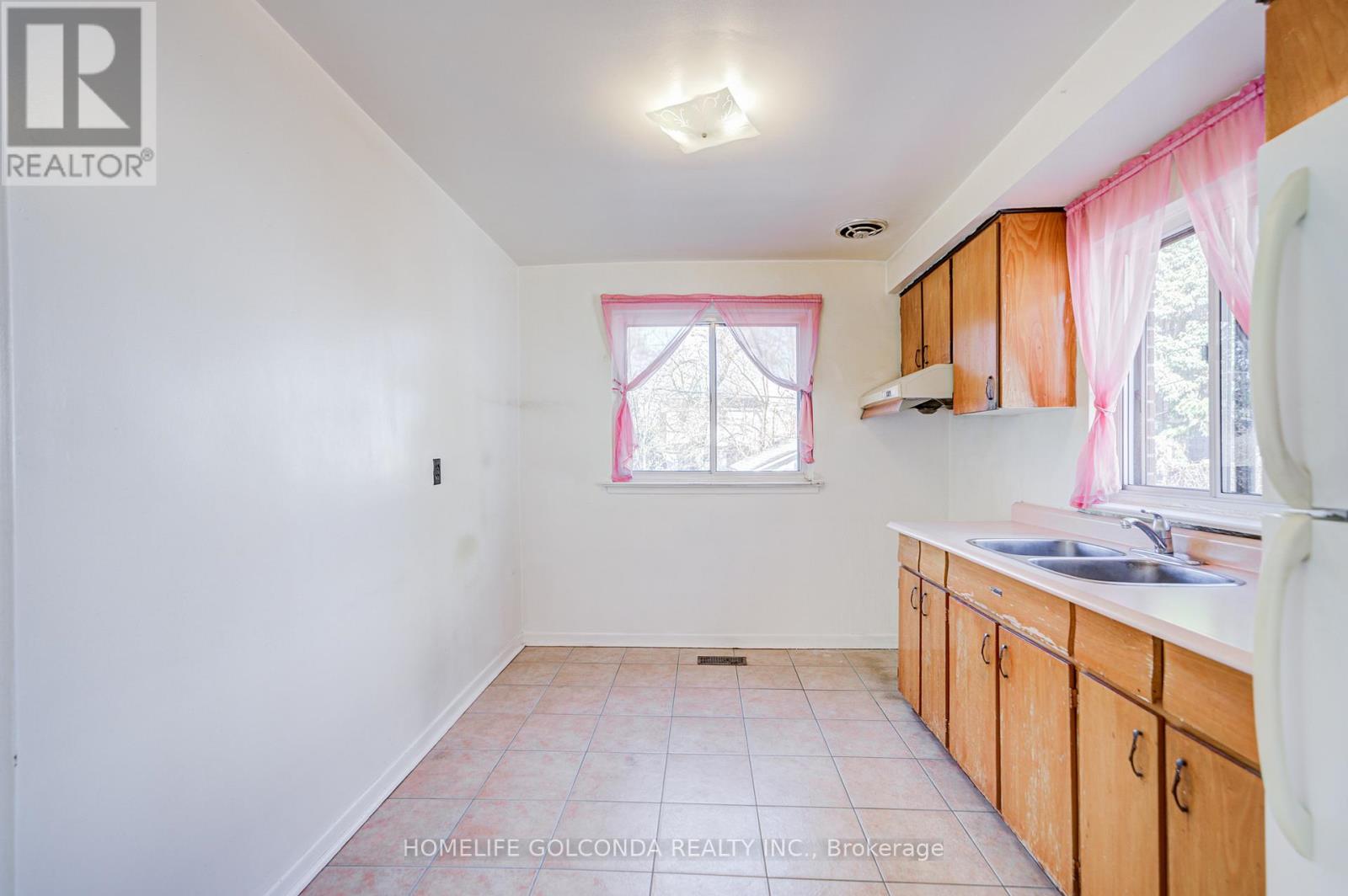 24a Westbourne Avenue, Toronto, Ontario  M1L 2Y2 - Photo 19 - E12987924