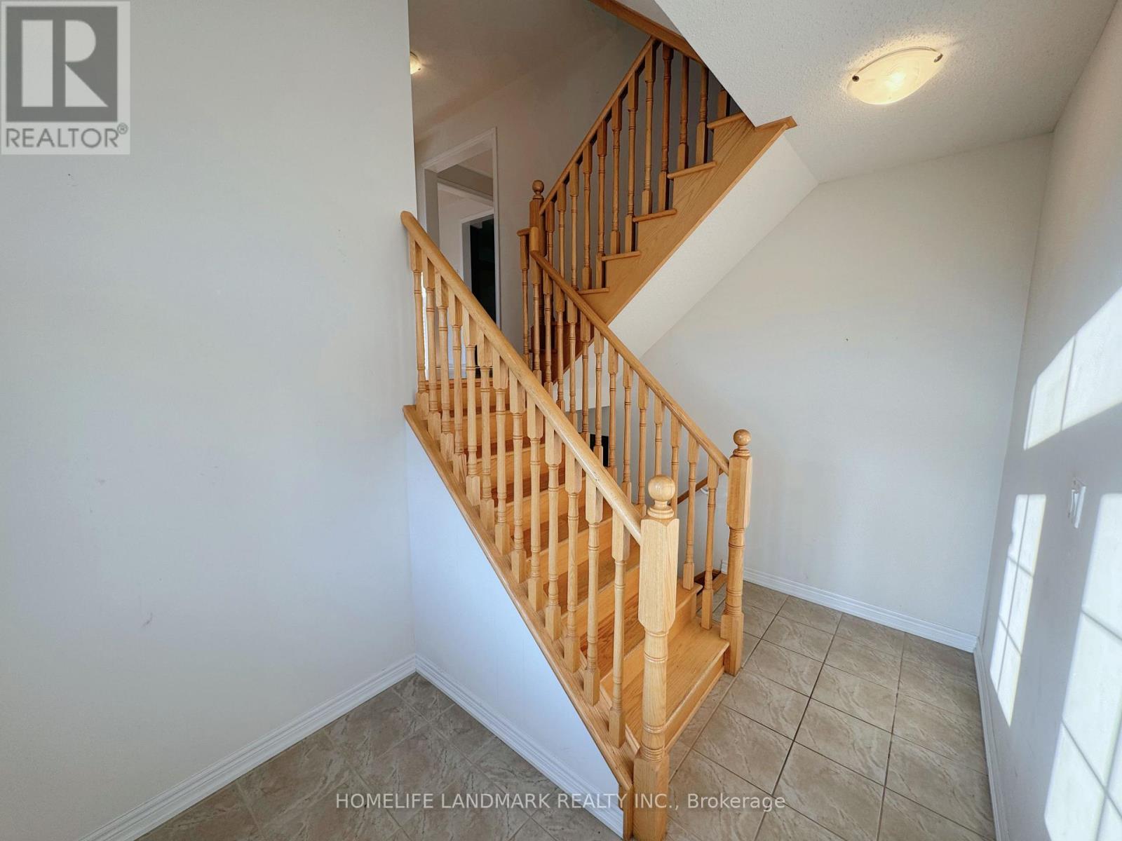 35 Hyacinth Street, Markham, Ontario  L6E 0P4 - Photo 4 - N12987932