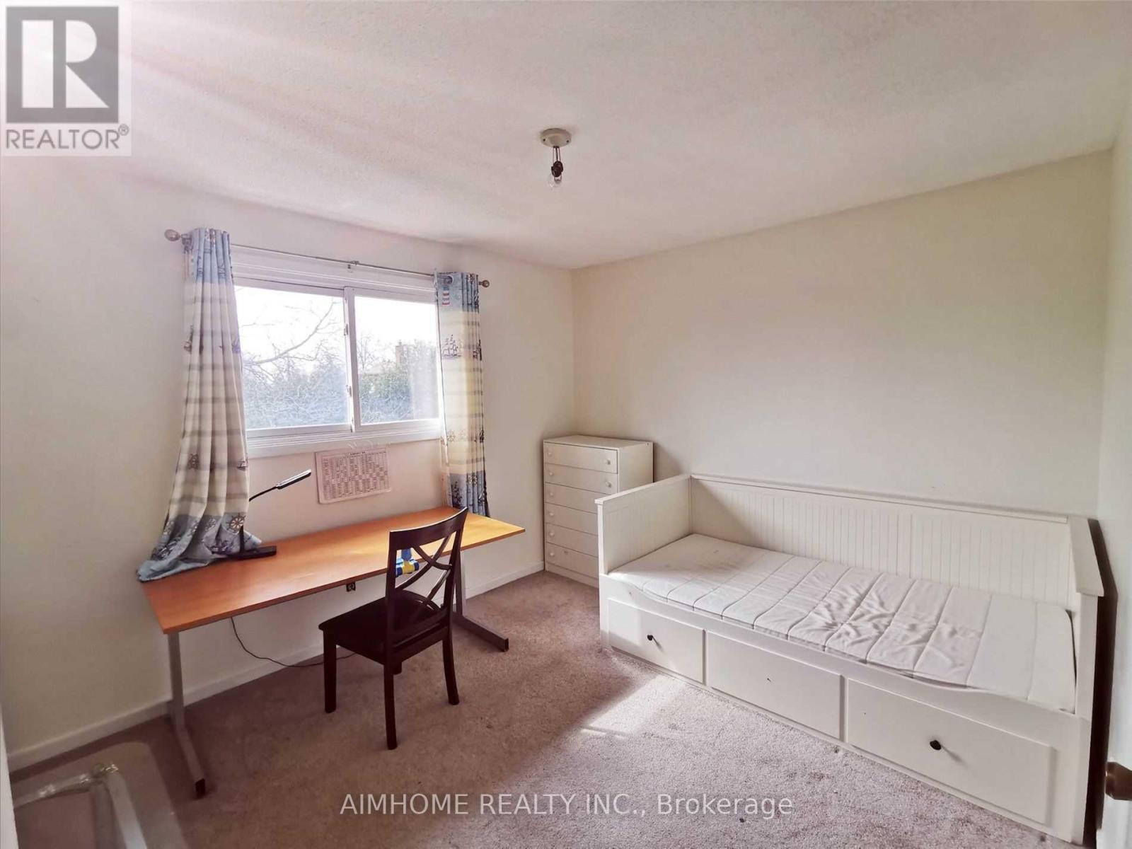 Upper - 62 Mentor Boulevard, Toronto, Ontario  M2H 2N1 - Photo 4 - C12987940