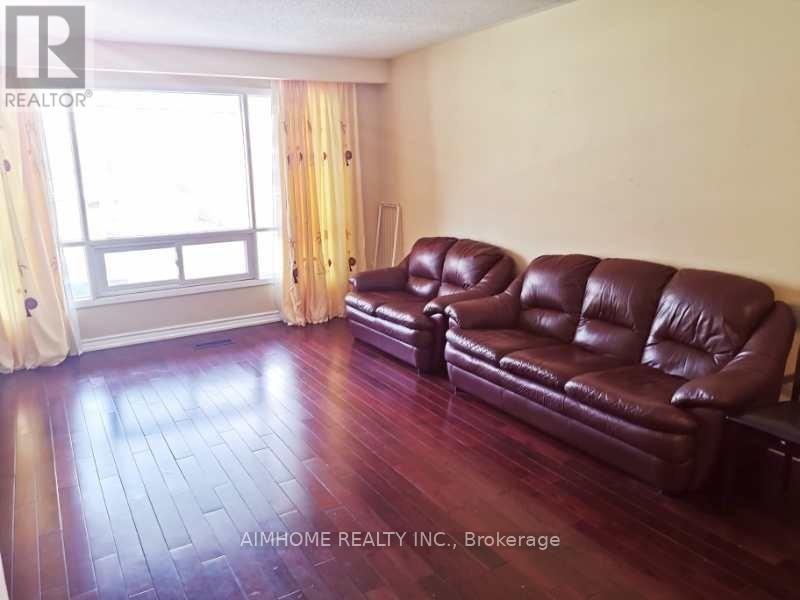 Upper - 62 Mentor Boulevard, Toronto, Ontario  M2H 2N1 - Photo 6 - C12987940