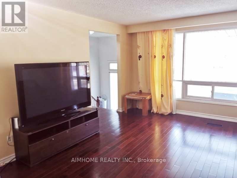 Upper - 62 Mentor Boulevard, Toronto, Ontario  M2H 2N1 - Photo 7 - C12987940