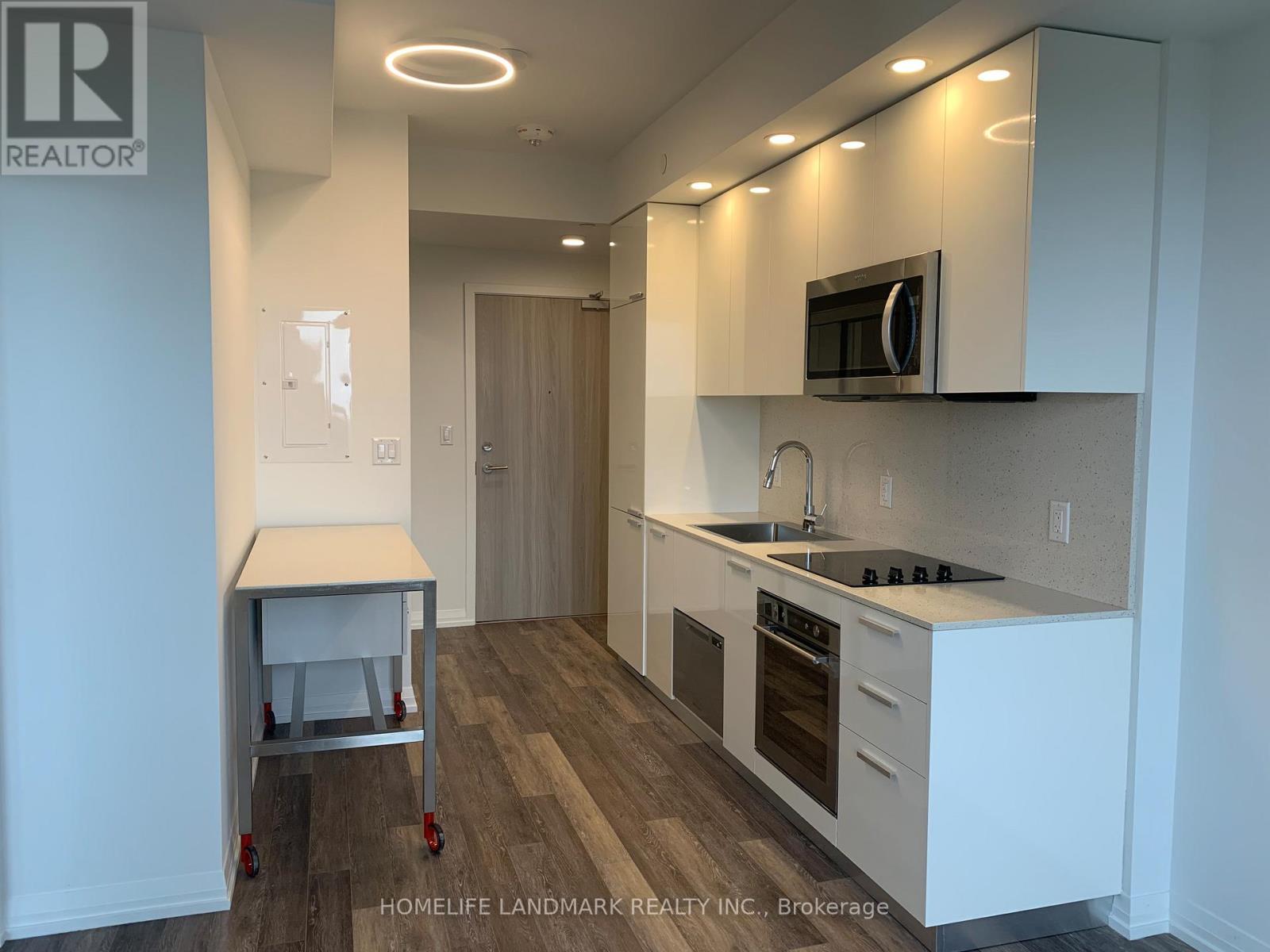 2210 - 75 Canterbury Place, Toronto, Ontario  M2N 0L2 - Photo 2 - C12987954