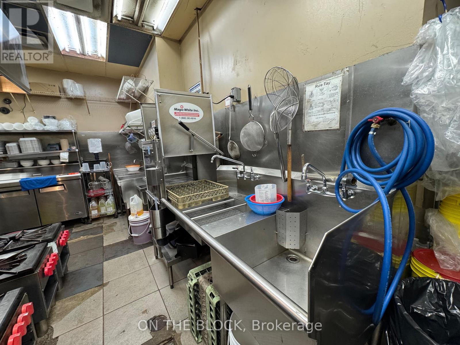 1280 Kennedy Road, Toronto, Ontario  M1P 2L5 - Photo 9 - E12987958