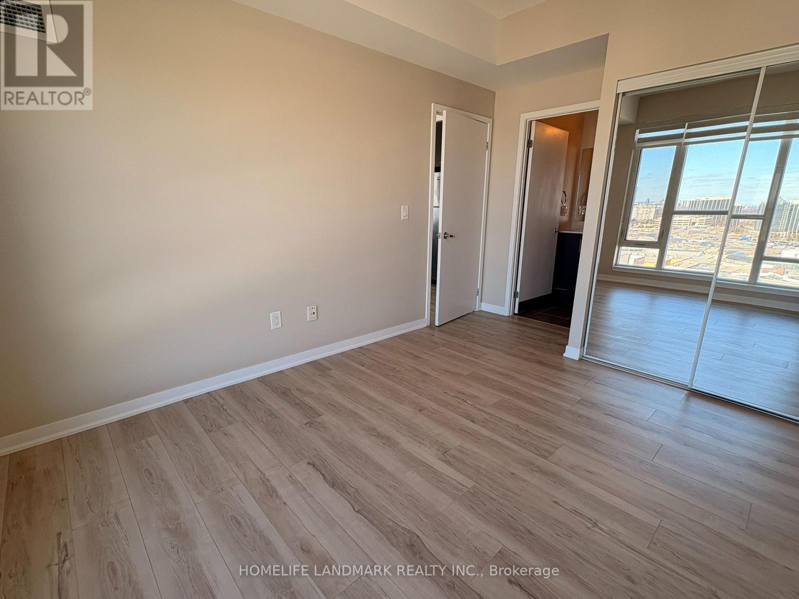 1702 - 360 Square One Drive, Mississauga, Ontario  L5B 0G7 - Photo 10 - W12987952