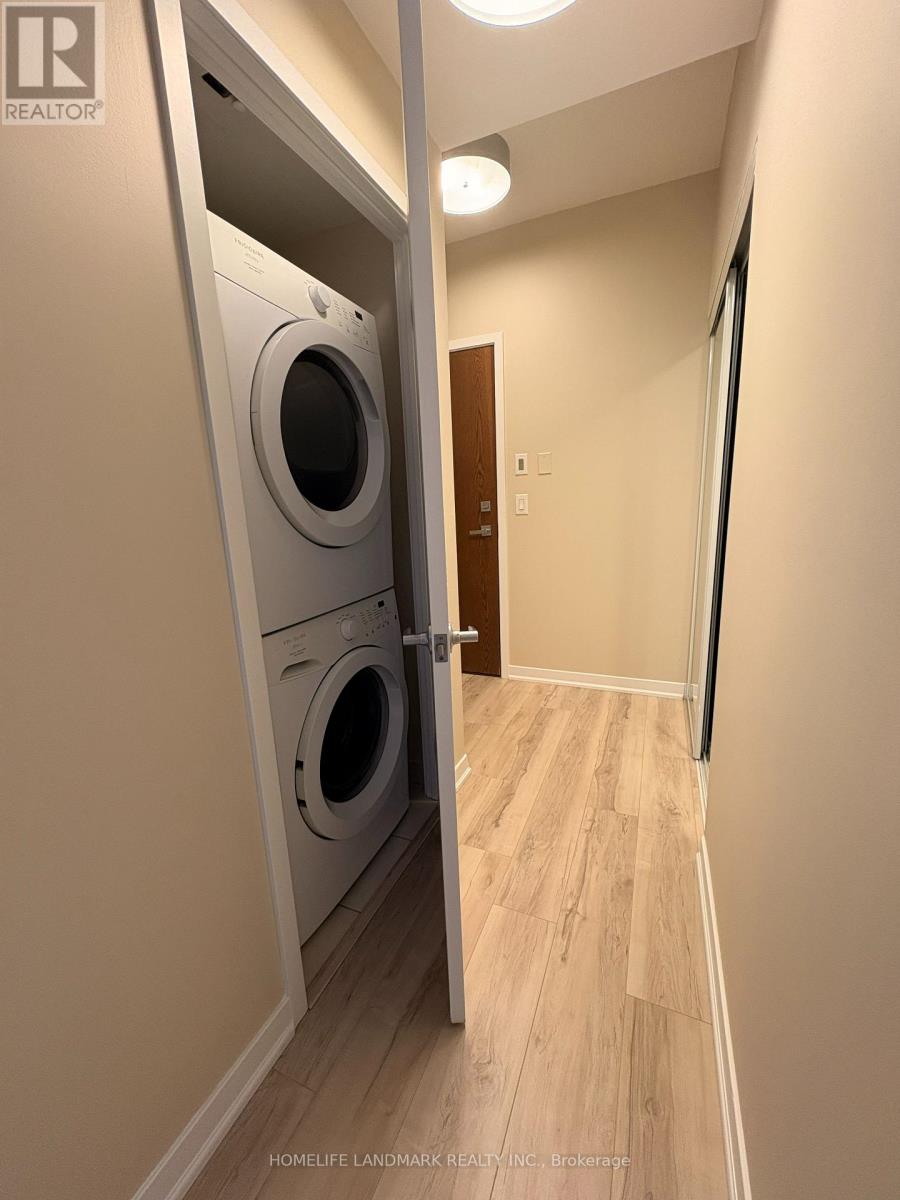 1702 - 360 Square One Drive, Mississauga, Ontario  L5B 0G7 - Photo 15 - W12987952