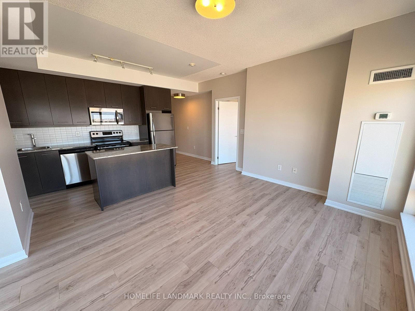 1702 - 360 Square One Drive, Mississauga, Ontario  L5B 0G7 - Photo 5 - W12987952