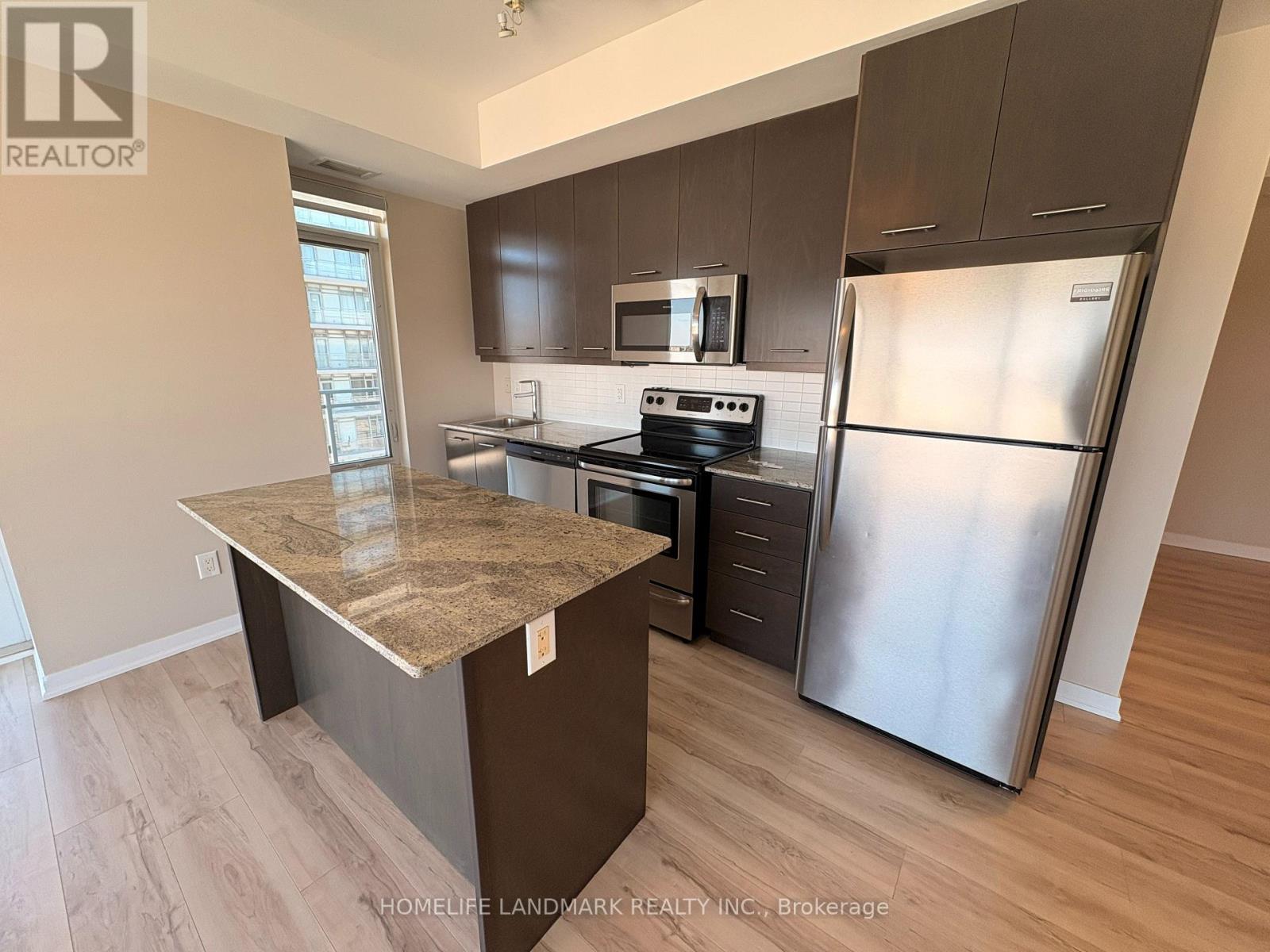 1702 - 360 Square One Drive, Mississauga, Ontario  L5B 0G7 - Photo 7 - W12987952