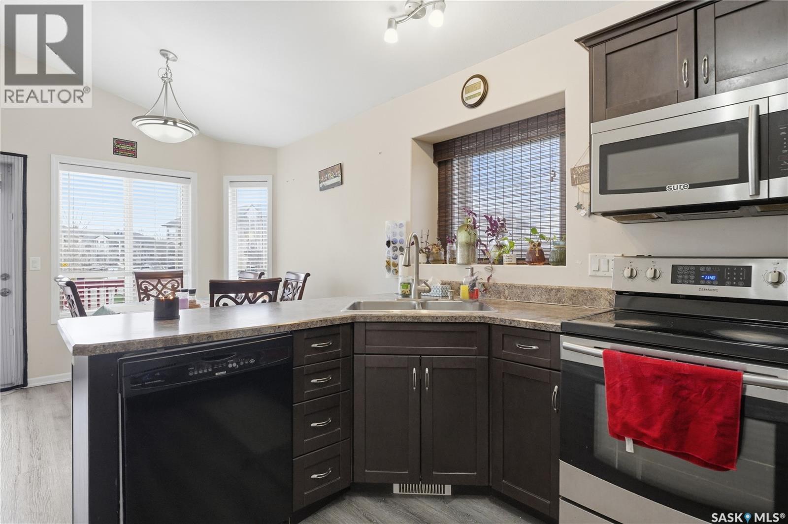 102 Whalley Crescent, Saskatoon, Saskatchewan  S7T 0H9 - Photo 7 - SK032440