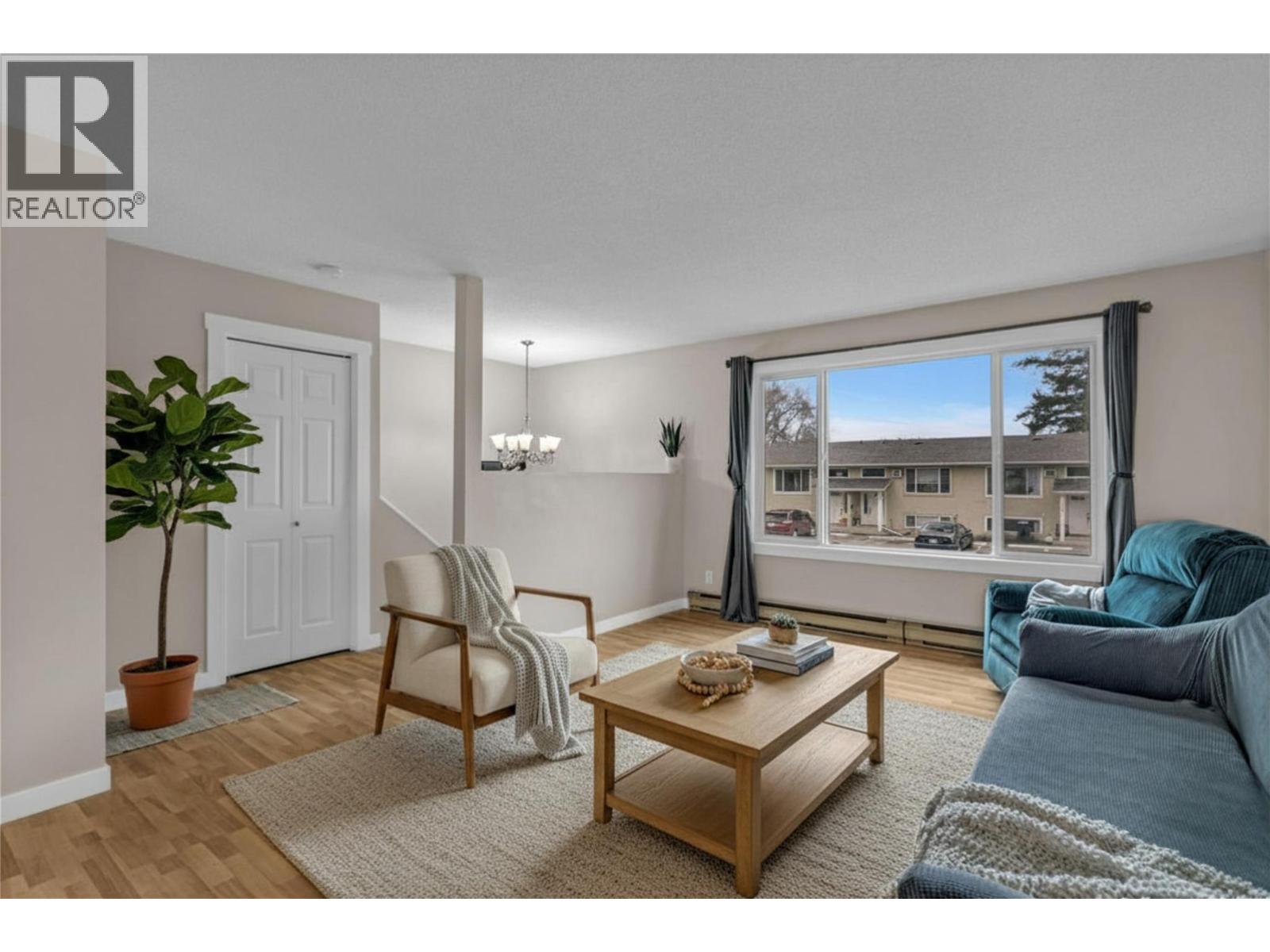 588 McCurdy Road Kelowna Photo 6