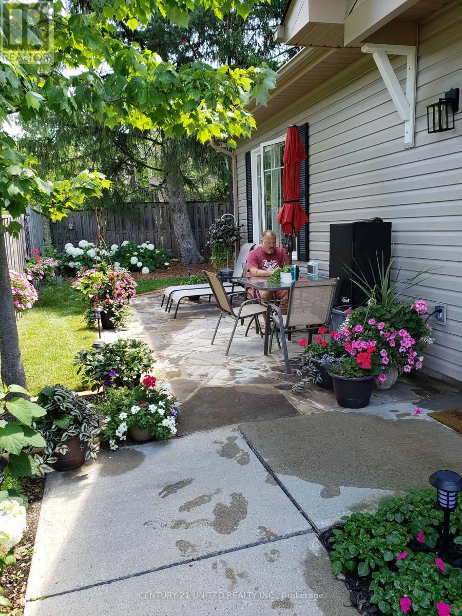 4 - 774 Ontario Street, Cobourg, Ontario K9A 3C5 - Photo 2 - X12898492