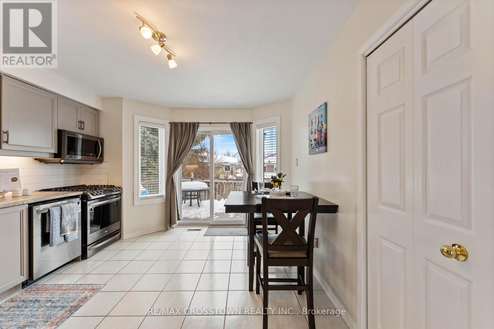 36 Leslie Avenue, Barrie, Ontario  L4N 9N9 - Photo 9 - S12816854