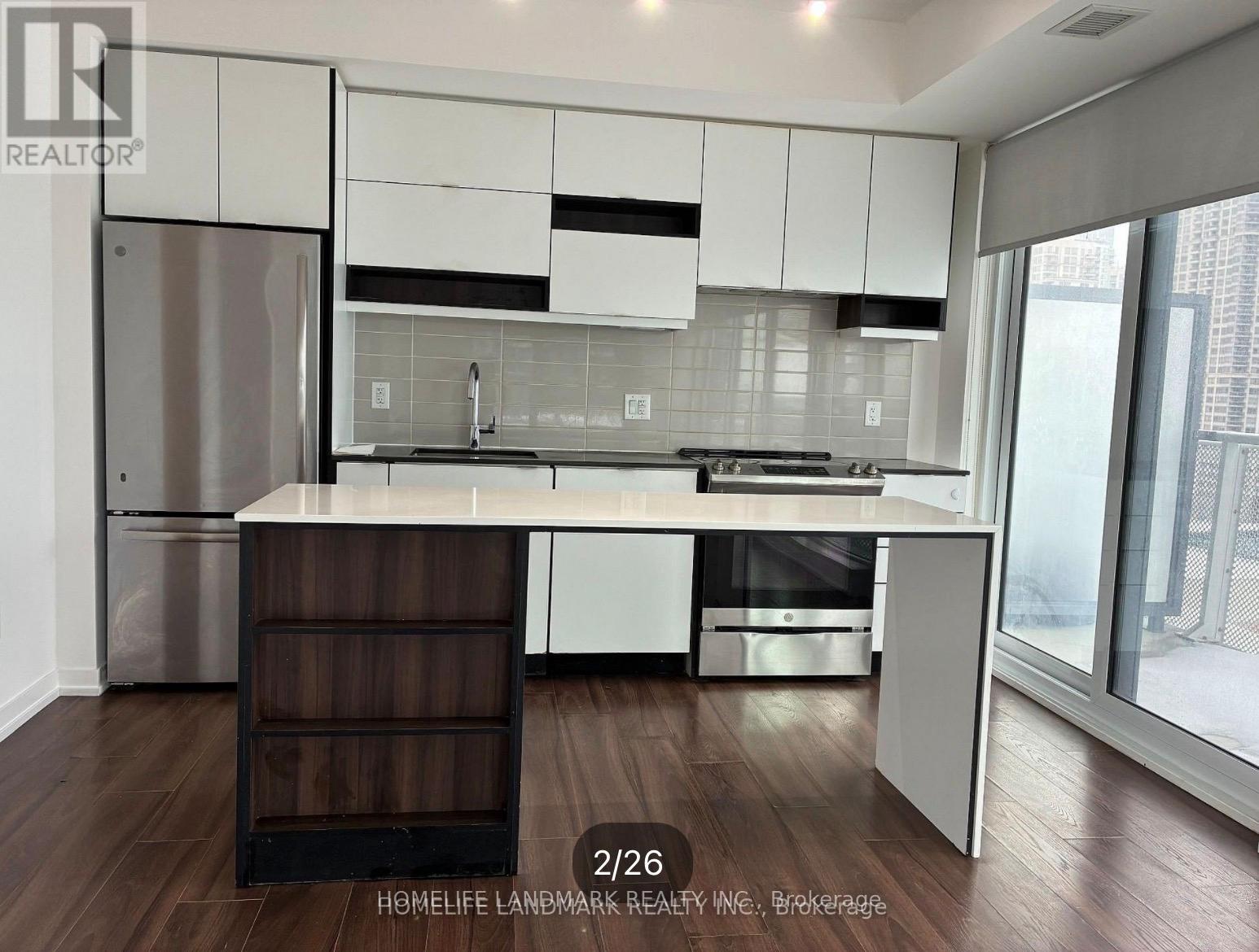 1010 - 4065 Confederation Parkway, Mississauga, Ontario  L5B 0L4 - Photo 2 - W12933474