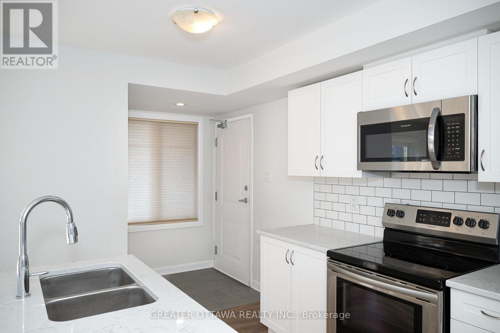 16 - 415 Eldorado Private, Ottawa, Ontario  K2K 0N9 - Photo 4 - X12987968