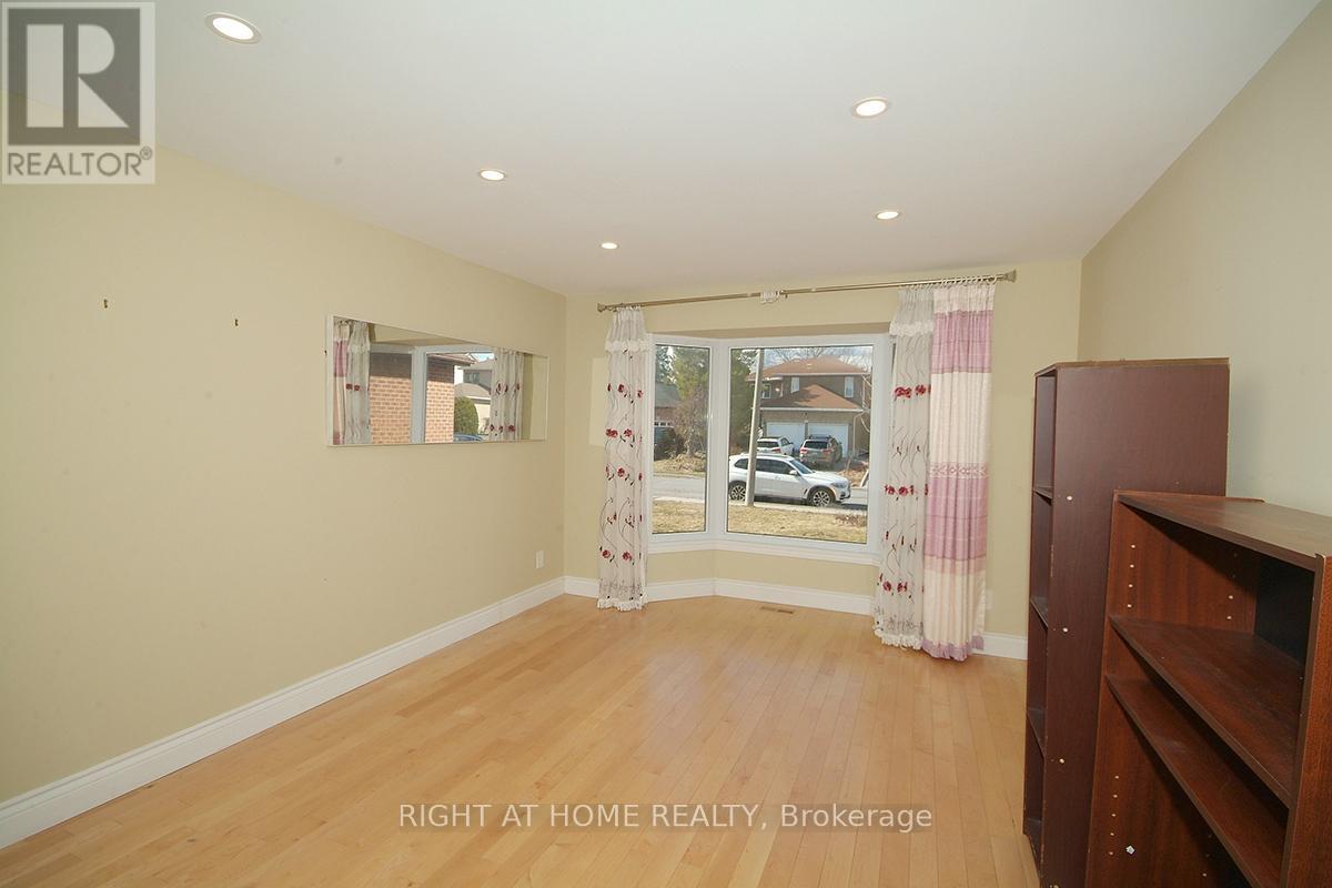 56 Four Seasons Drive, Ottawa, Ontario  K2E 7P8 - Photo 2 - X12987988