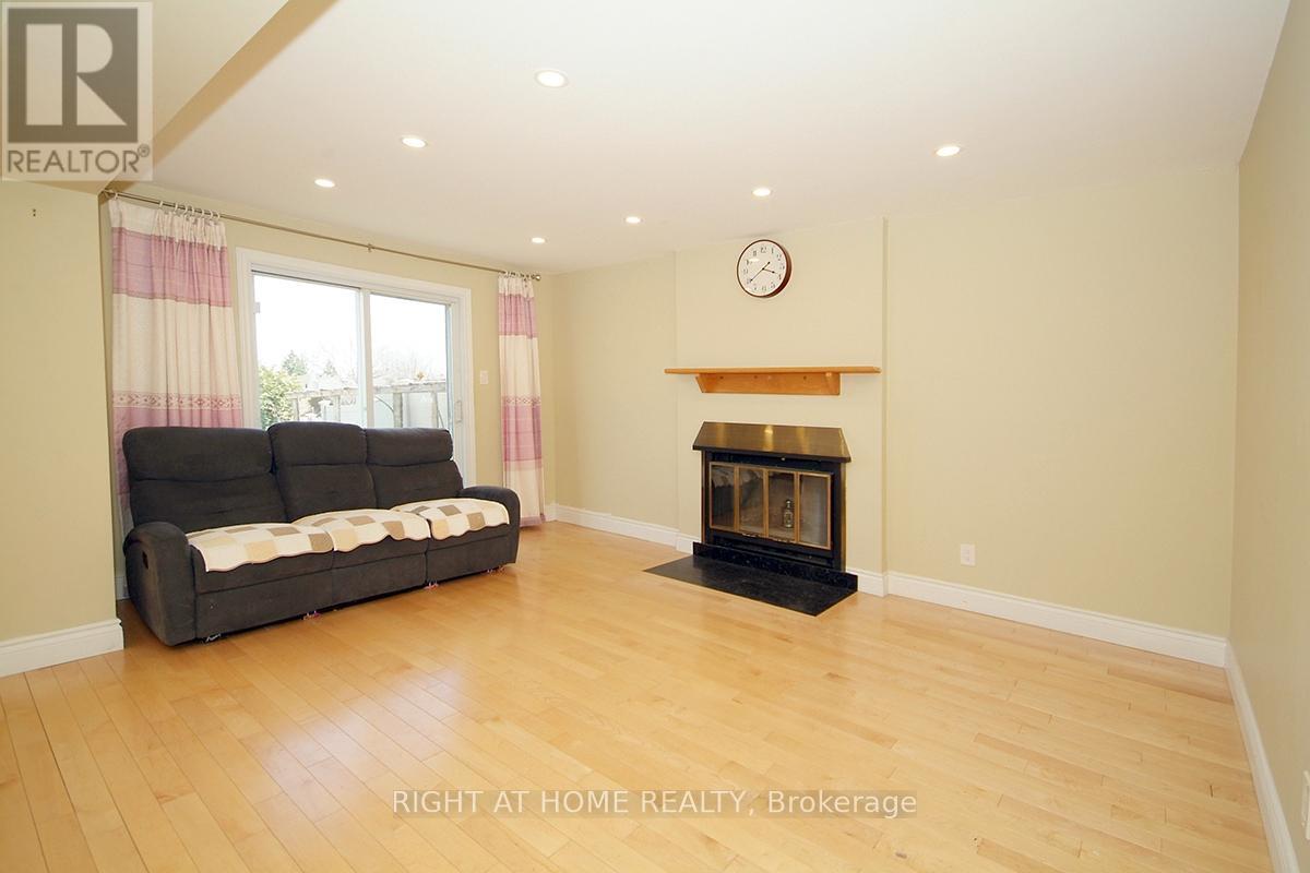 56 Four Seasons Drive, Ottawa, Ontario  K2E 7P8 - Photo 4 - X12987988