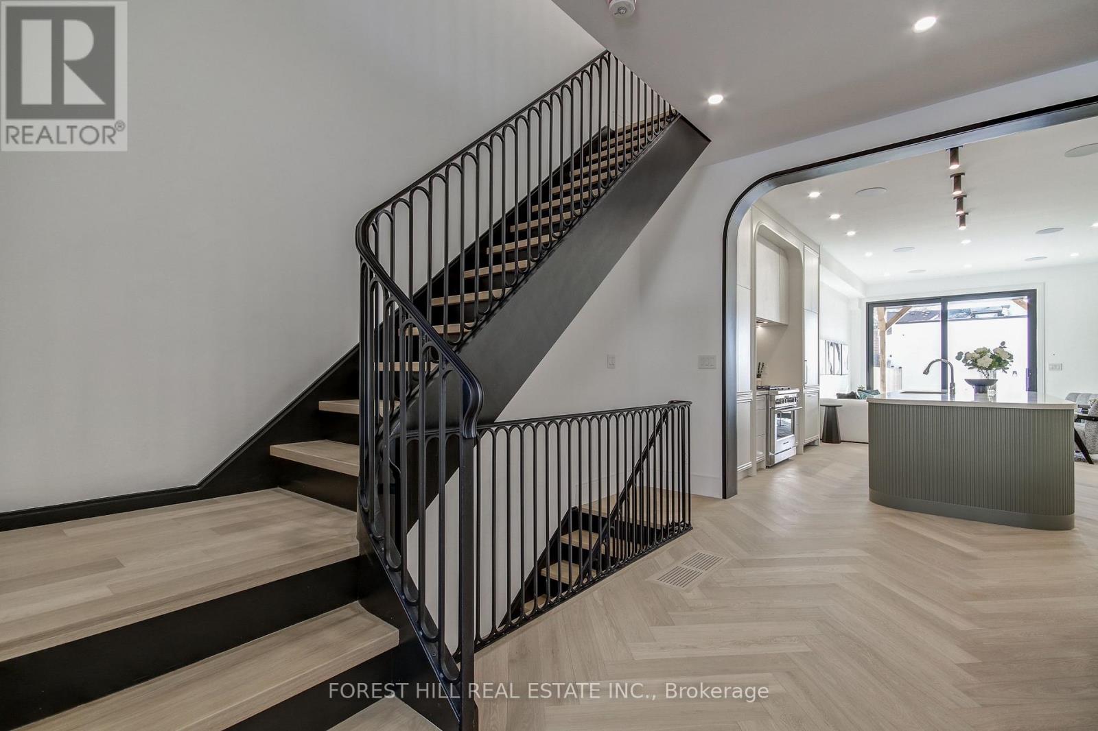 21 Foxley Street, Toronto, Ontario  M6J 1P9 - Photo 17 - C12987966