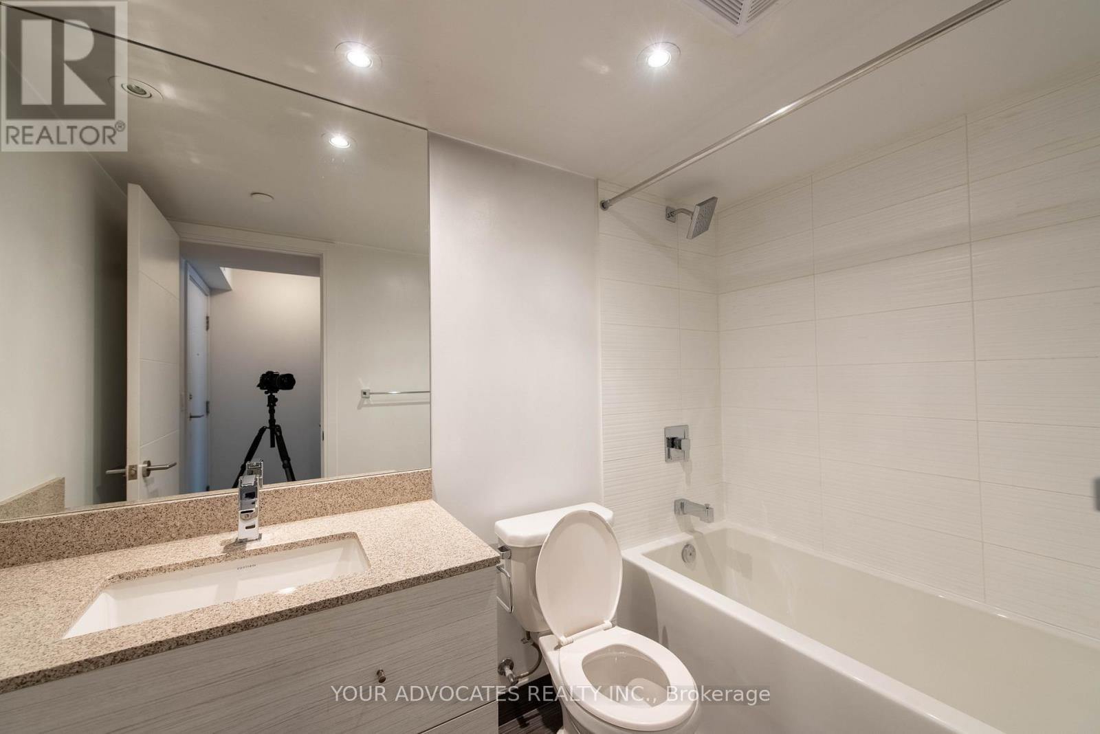 611 - 525 Adelaide Street W, Toronto (Waterfront Communities), Ontario  M5V 1T6 - Photo 9 - C12987984