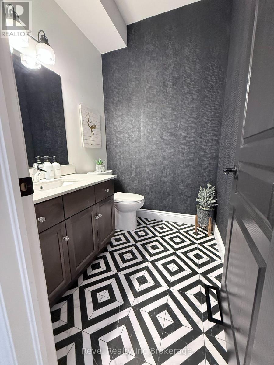 336 Munnoch Boulevard, Woodstock, Ontario  N4T 0H6 - Photo 12 - X12840592