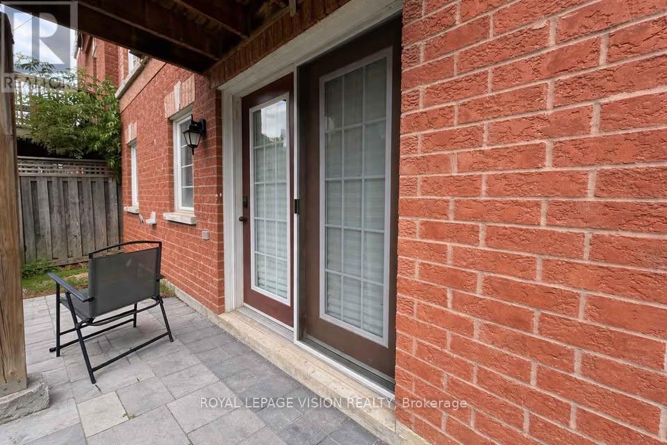 63 Rizal Avenue, Markham, Ontario  L6B 0G7 - Photo 4 - N12987974