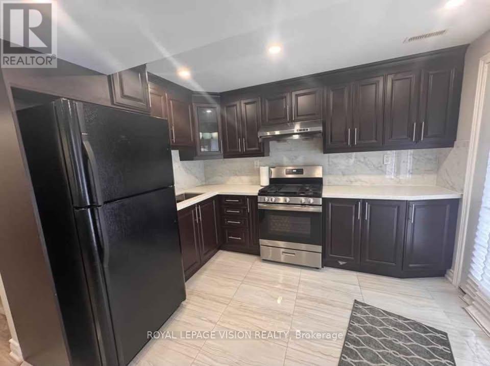 63 Rizal Avenue, Markham, Ontario  L6B 0G7 - Photo 6 - N12987974