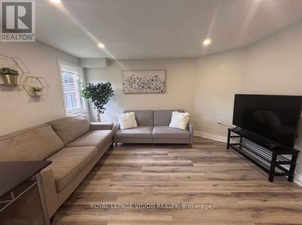 63 Rizal Avenue, Markham, Ontario  L6B 0G7 - Photo 7 - N12987974