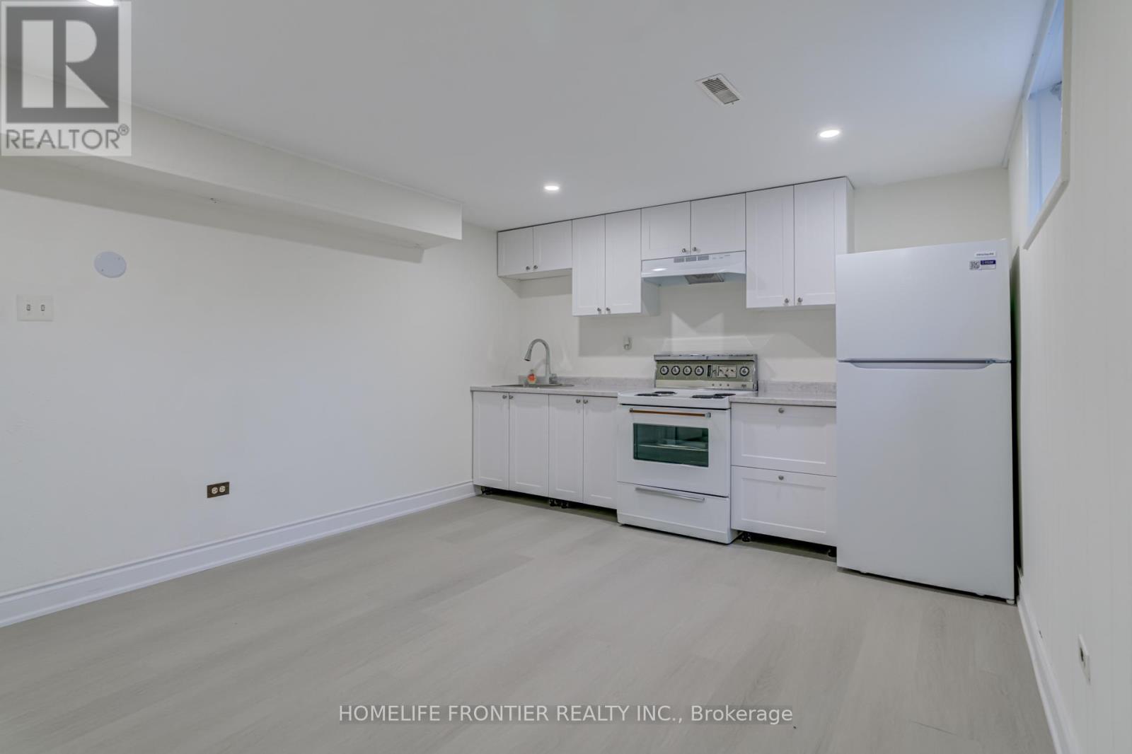 B - 62 Clark Avenue, Markham, Ontario  L3T 1S5 - Photo 10 - N12987982