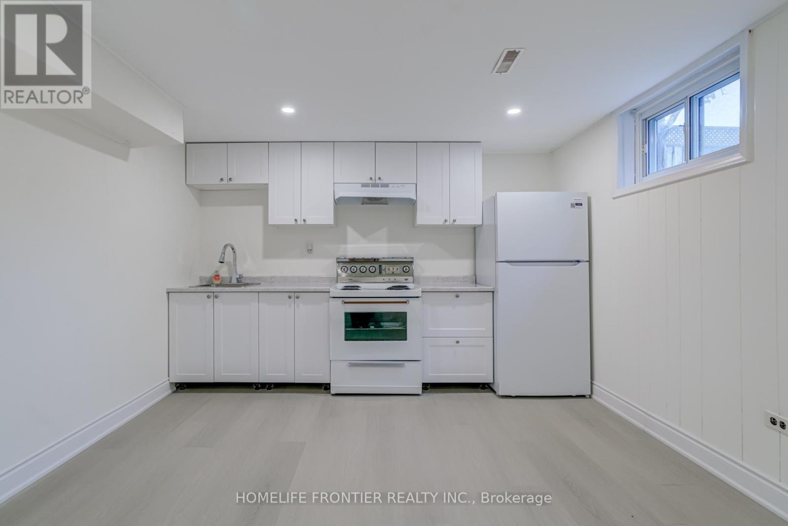 B - 62 Clark Avenue, Markham, Ontario  L3T 1S5 - Photo 9 - N12987982