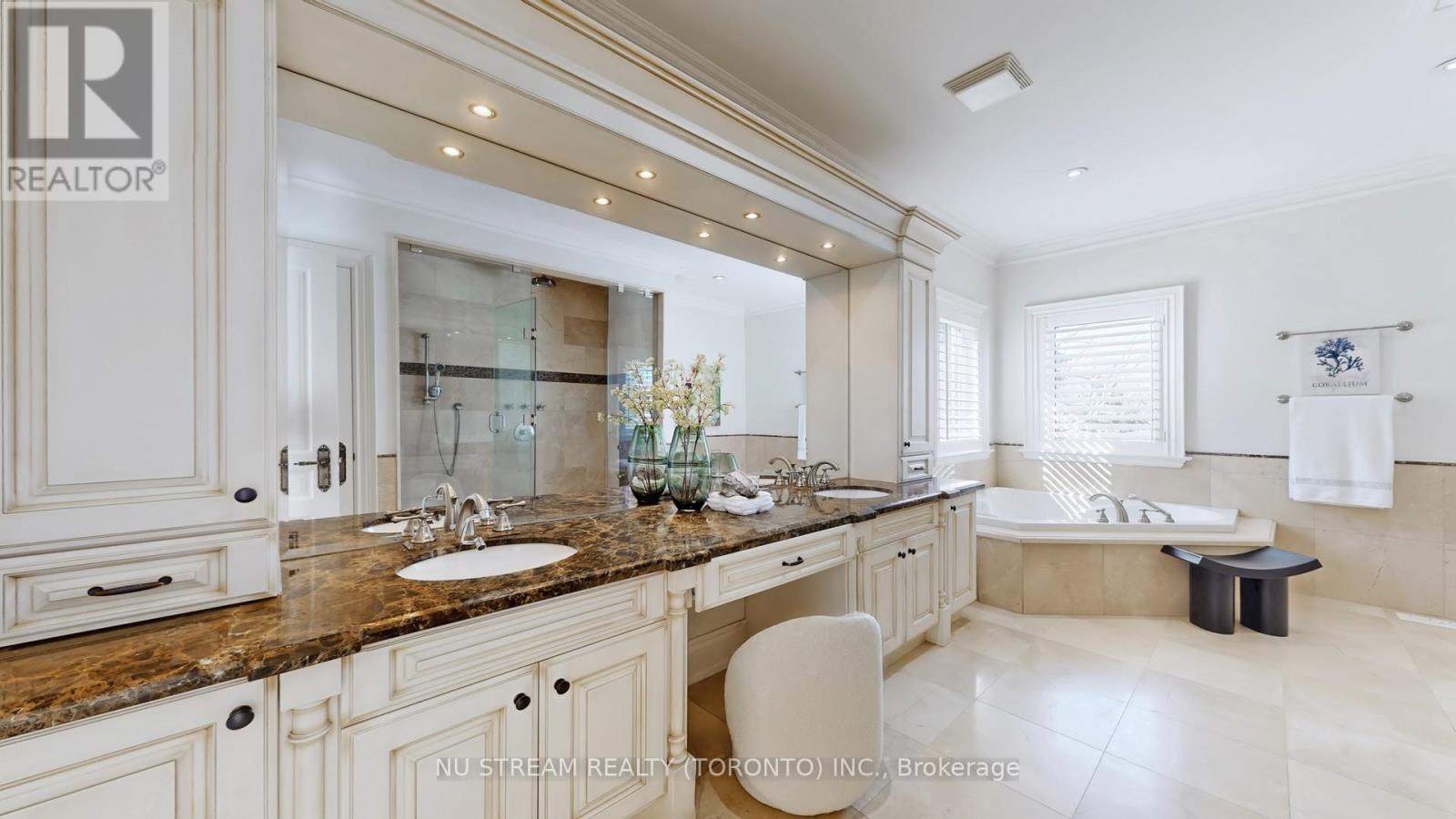 205 Byng Avenue, Toronto, Ontario  M2N 4L2 - Photo 18 - C12986822