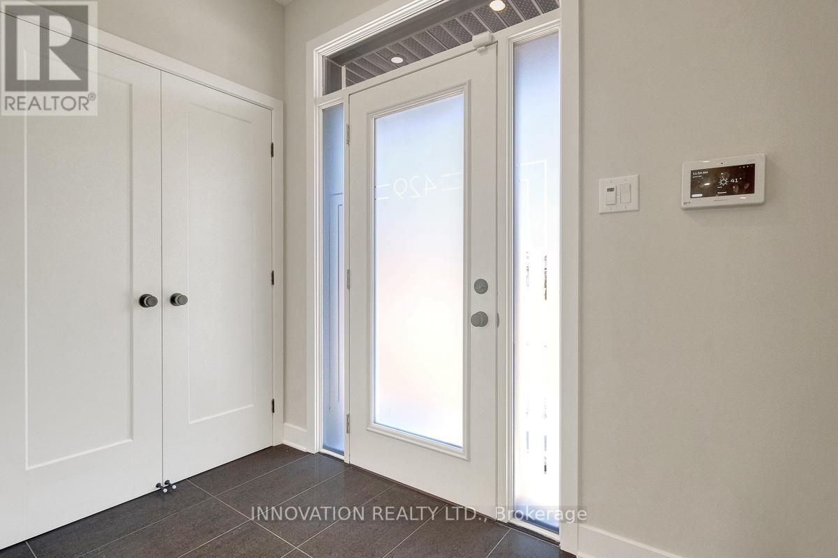 429 Fernside Street, Ottawa, Ontario  K2T 0L2 - Photo 5 - X12987996