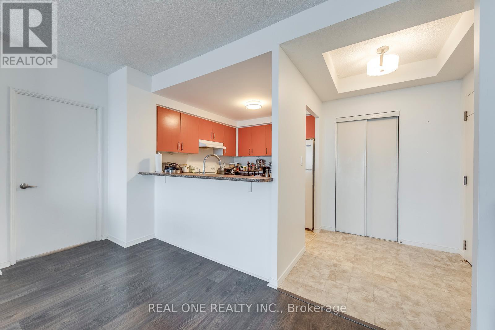 1005 - 2267 Lake Shore Boulevard W, Toronto, Ontario  M8V 3X2 - Photo 11 - W12987998