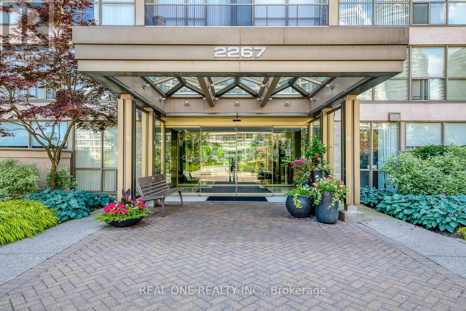 1005 - 2267 Lake Shore Boulevard W, Toronto, Ontario  M8V 3X2 - Photo 2 - W12987998