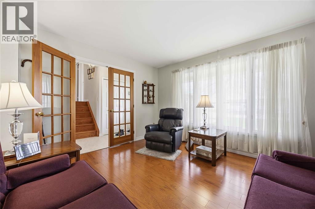 4361 Third Street, Petrolia, Ontario  N0N 1R0 - Photo 7 - 26007555