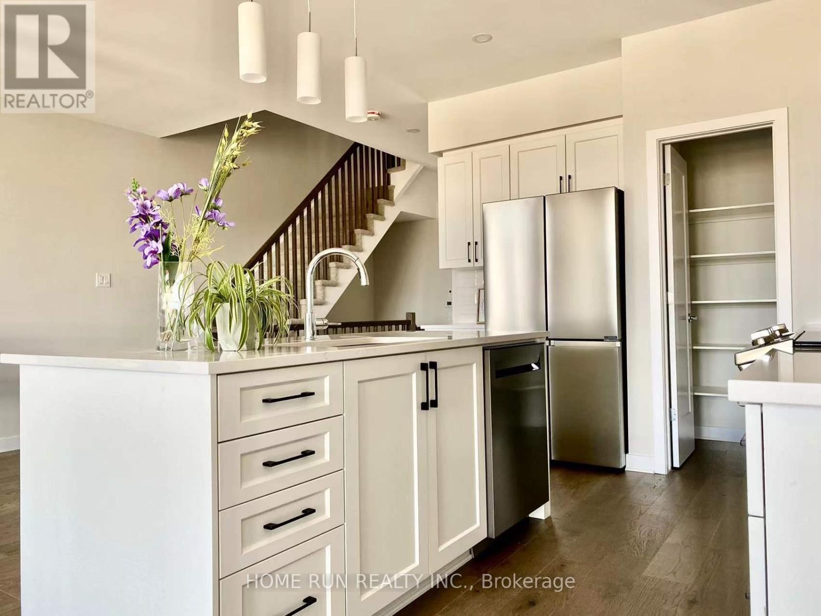 236 Sheaf Row N, Ottawa, Ontario  K2S 2V3 - Photo 3 - X12988008